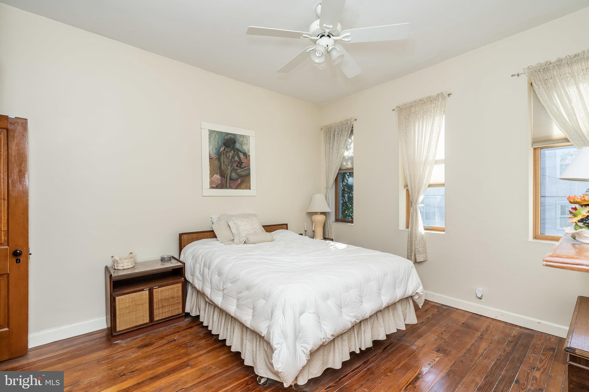 1047 Riverside Avenue Baltimore, MD 21230 - Photo 20 of 30 Three windows across provide plenty of light.