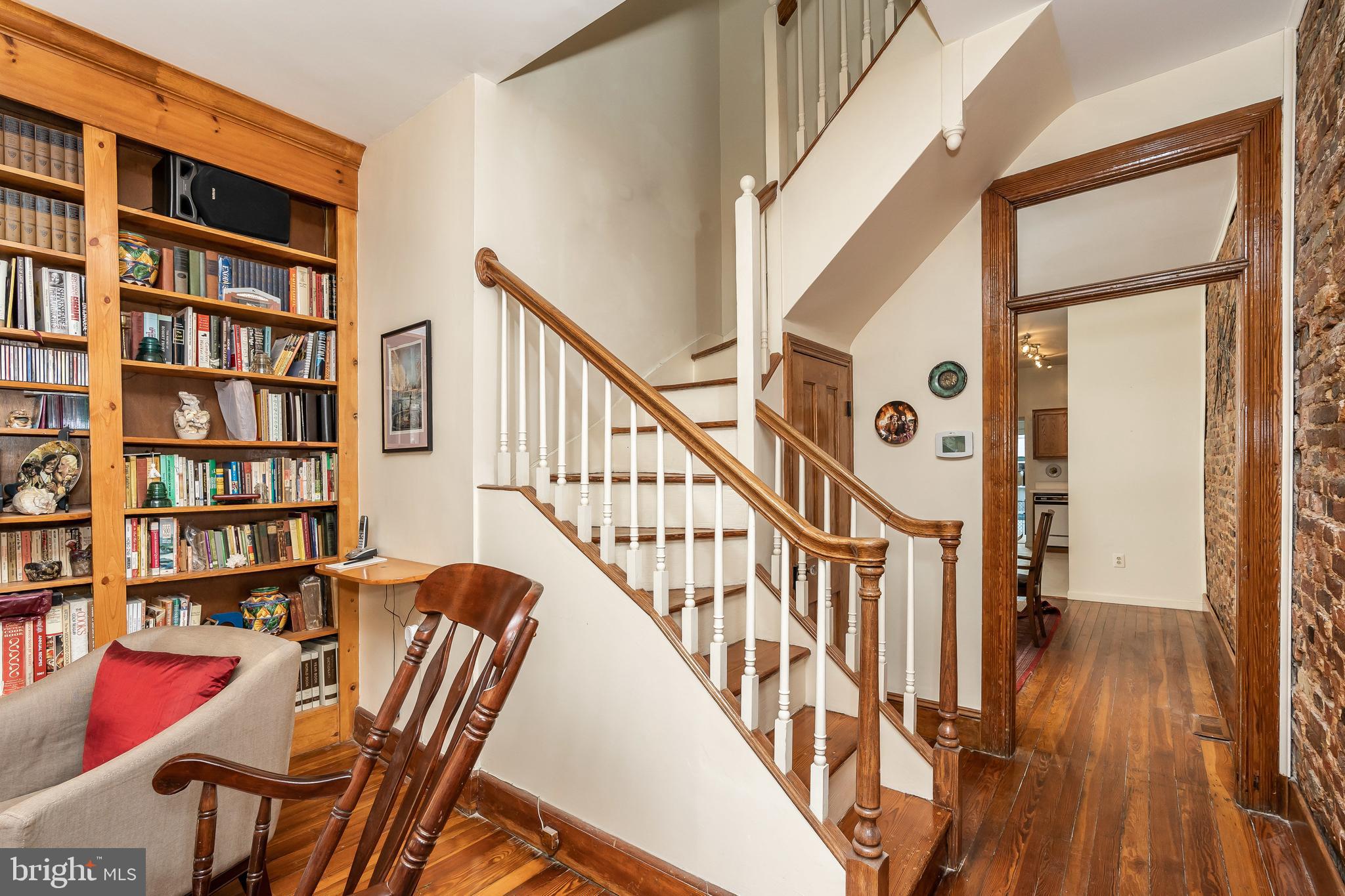 1047 Riverside Avenue Baltimore, MD 21230 - Photo 8 of 30 Easy to navigate staircase.