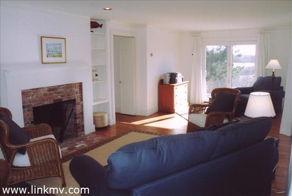 26 West Farm Road West Tisbury, MA 02568 - Photo 2 of 22 http://d1qzqeyxiitrap.cloudfront.net/photos/22803/600/926113f3.jpg