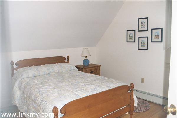26 West Farm Road West Tisbury, MA 02568 - Photo 5 of 22 http://d1qzqeyxiitrap.cloudfront.net/photos/22803/600/58ee45dd.jpg