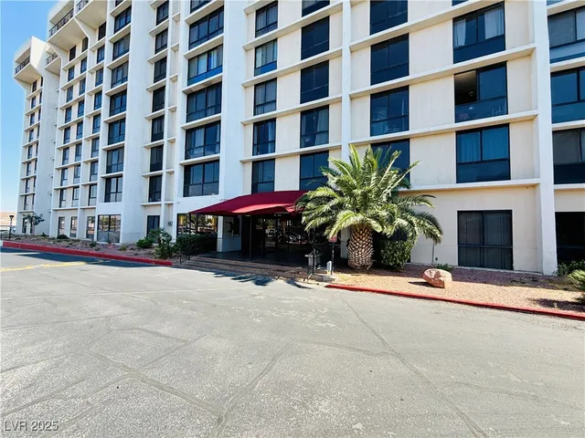 $1,750 | 3930 South University Center Drive, Unit 308, Las Vegas, NV 89119