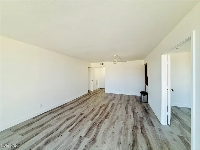 $1,750 | 3930 South University Center Drive, Unit 308, Las Vegas, NV 89119