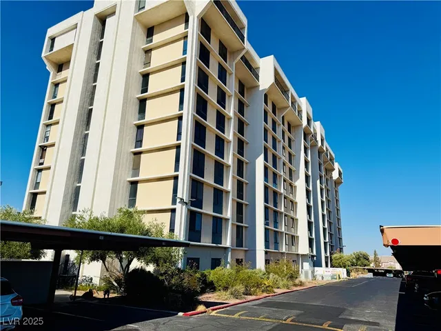 $1,750 | 3930 South University Center Drive, Unit 308, Las Vegas, NV 89119