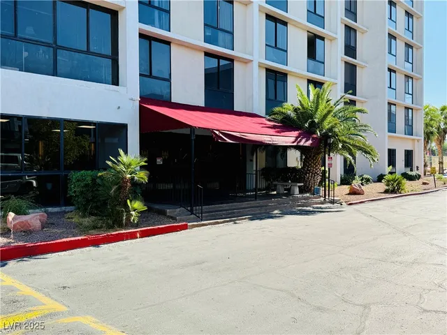 $1,750 | 3930 South University Center Drive, Unit 308, Las Vegas, NV 89119