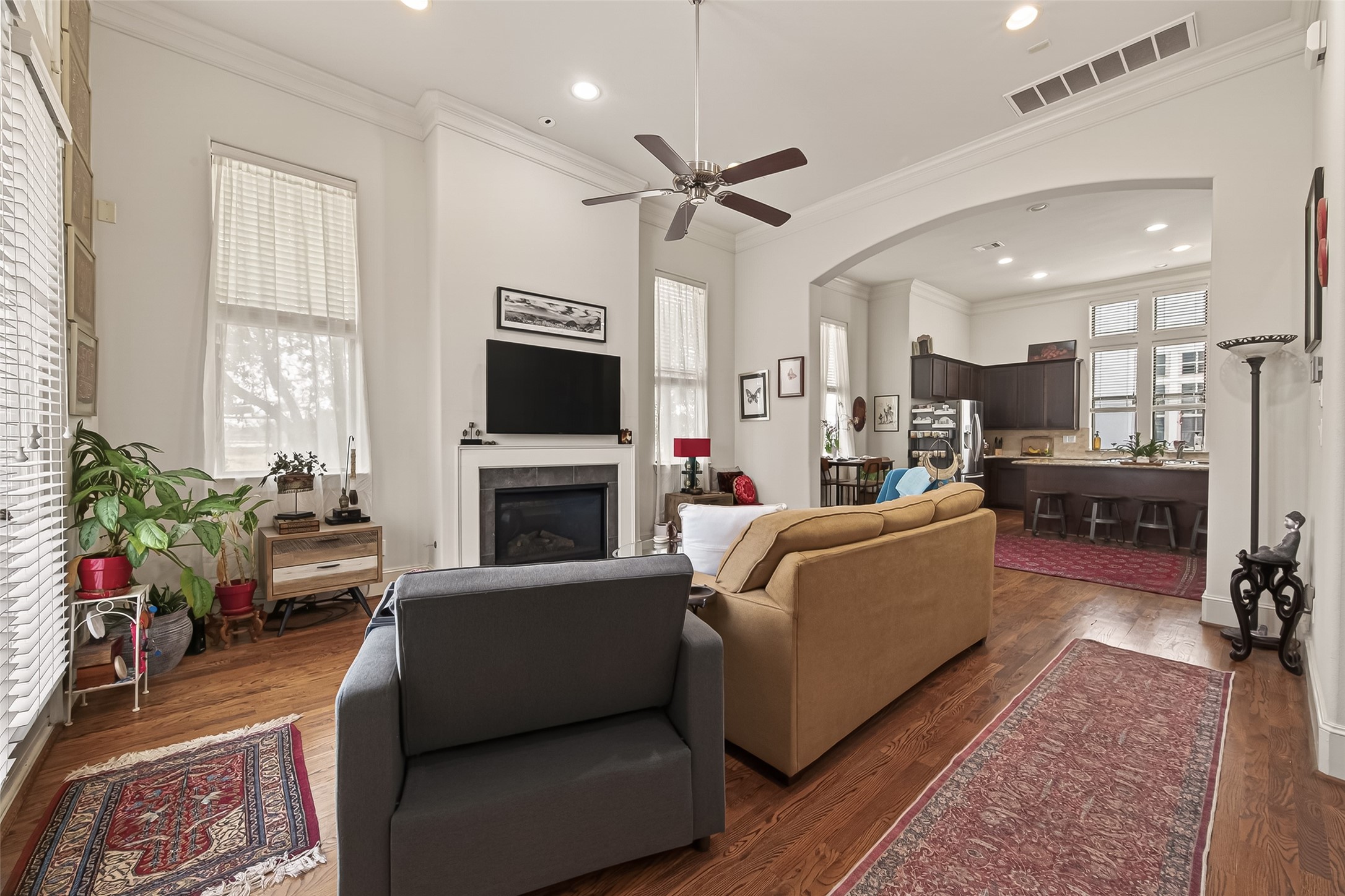 3217 Maxroy Street Houston, TX 77008 - Photo 3 of 27