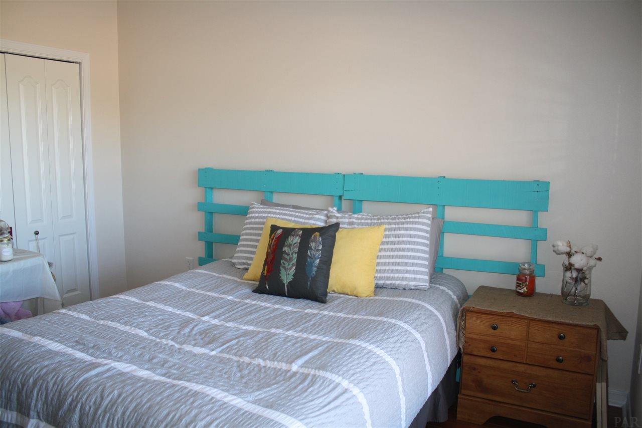 595 Ard Field Road Jay, FL 32565 - Photo 11 of 30 Guest room sharin'