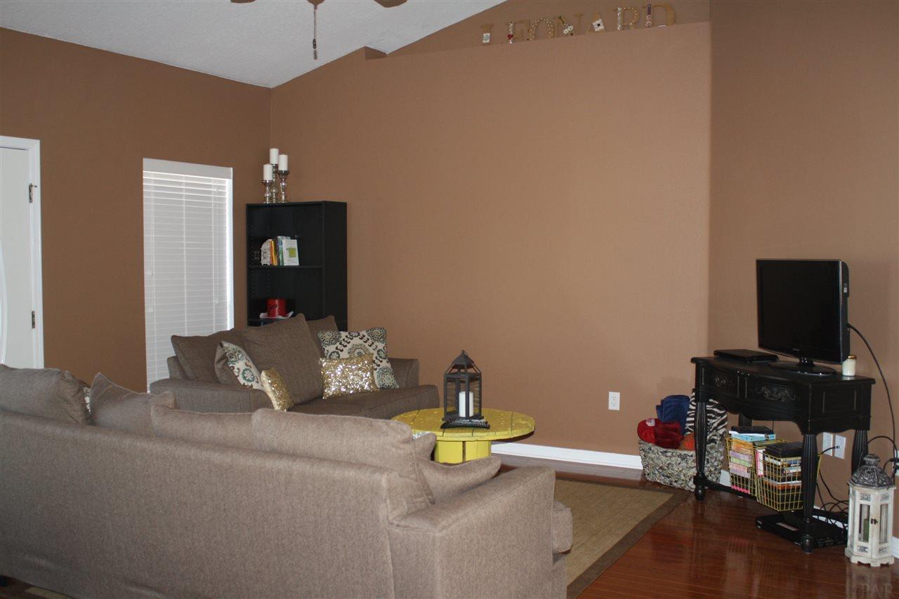 595 Ard Field Road Jay, FL 32565 - Photo 13 of 30 Family room livin'
