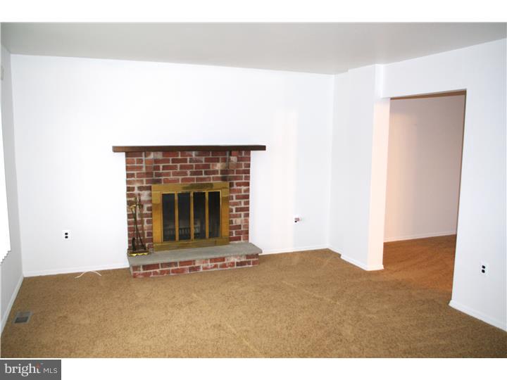 409 Midvale Road Upper Darby, PA 19082 - Photo 8 of 21 Living Room