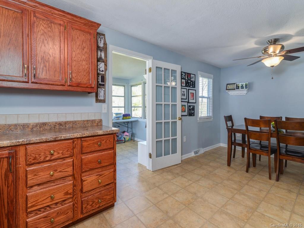 3 Loop Road Candler, NC 28715 - Photo 10 of 24 Gallery Image 10