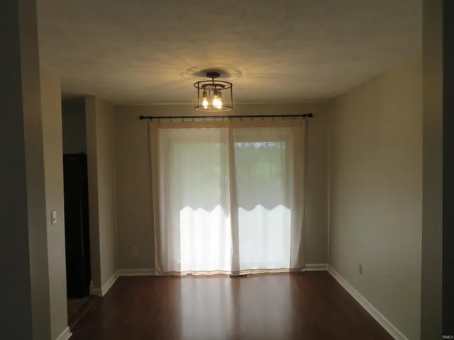 $370,000 | 4031 S Street, Mount Vernon, IN 47620