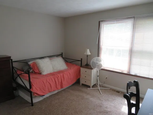 $370,000 | 4031 S Street, Mount Vernon, IN 47620