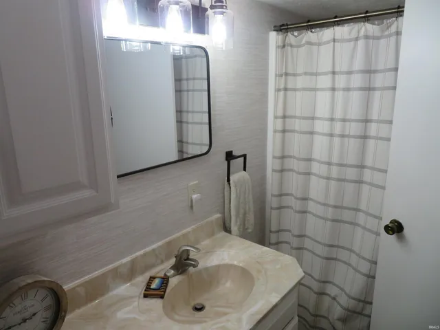 $370,000 | 4031 S Street, Mount Vernon, IN 47620