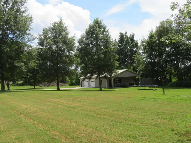 $370,000 | 4031 S Street, Mount Vernon, IN 47620