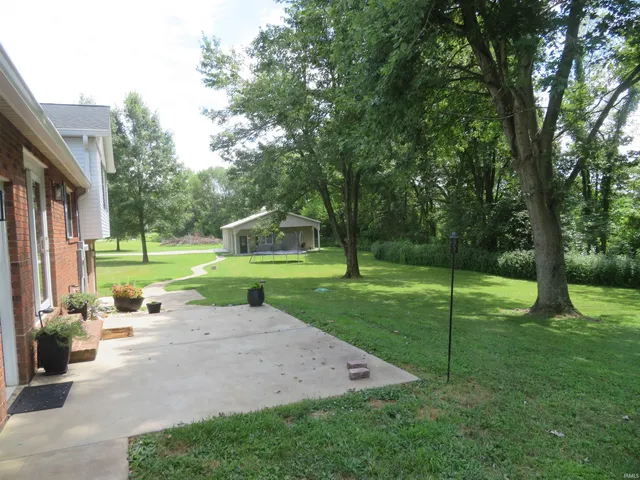$370,000 | 4031 S Street, Mount Vernon, IN 47620