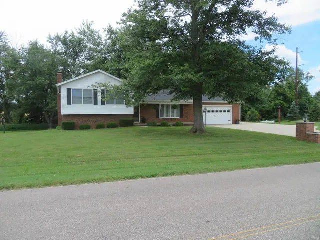 $370,000 | 4031 S Street, Mount Vernon, IN 47620