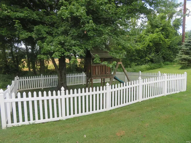 $370,000 | 4031 S Street, Mount Vernon, IN 47620