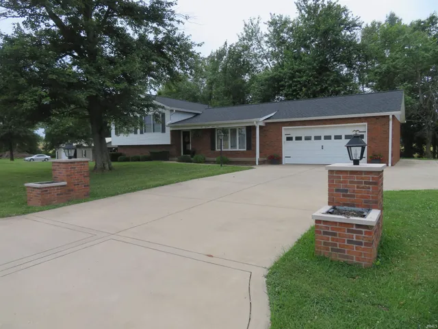 $370,000 | 4031 S Street, Mount Vernon, IN 47620