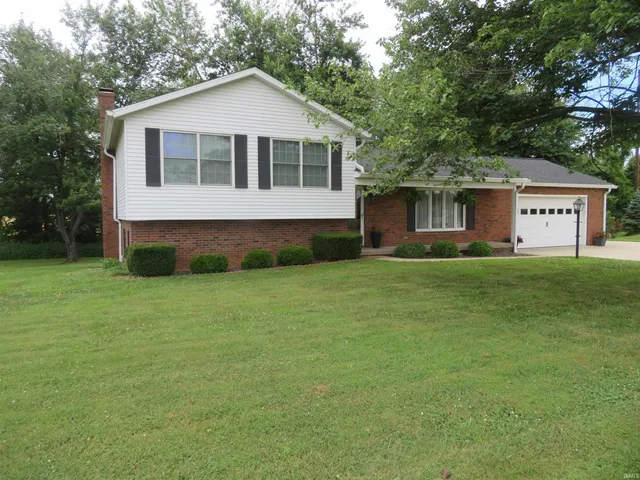 $370,000 | 4031 S Street, Mount Vernon, IN 47620