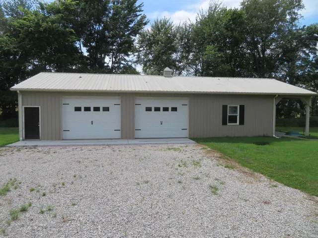 $370,000 | 4031 S Street, Mount Vernon, IN 47620