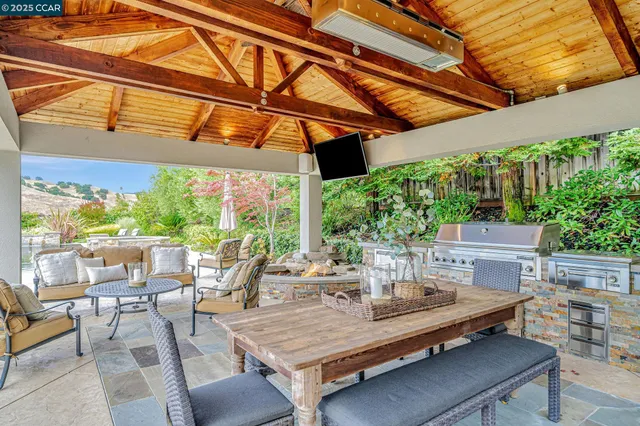 a view of outdoor space yard and patio