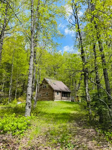 $279,000 | 950 Carrying Pl Road, New Portland, ME 04961