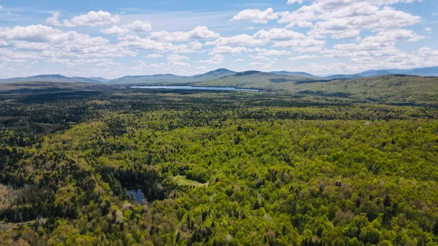 $279,000 | 950 Carrying Pl Road, New Portland, ME 04961