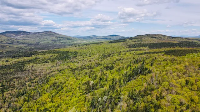 $279,000 | 950 Carrying Pl Road, New Portland, ME 04961