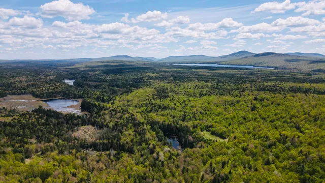 $279,000 | 950 Carrying Pl Road, New Portland, ME 04961