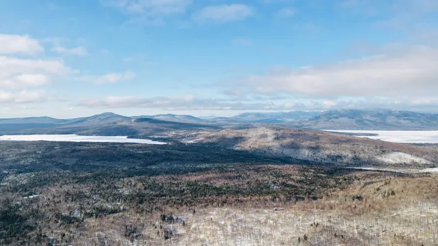 $279,000 | 950 Carrying Pl Road, New Portland, ME 04961