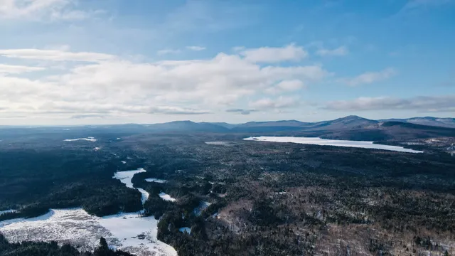 $279,000 | 950 Carrying Pl Road, New Portland, ME 04961