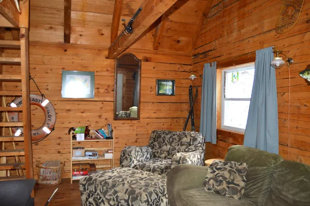 $279,000 | 950 Carrying Pl Road, New Portland, ME 04961