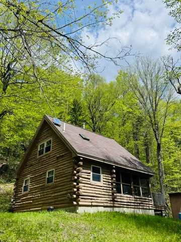 $279,000 | 950 Carrying Pl Road, New Portland, ME 04961