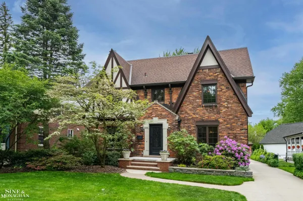 $950,000 | 1251 Yorkshire Road, Grosse Pointe Park, MI 48230