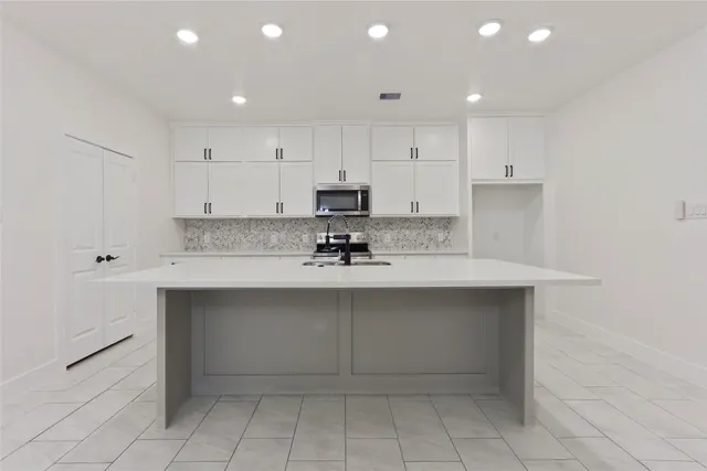 $339,999 | 708 Azalea Street, Waller, TX 77484