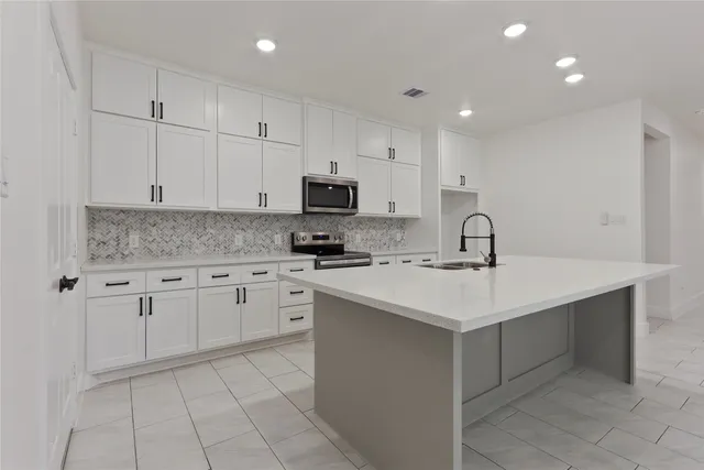 $339,999 | 708 Azalea Street, Waller, TX 77484