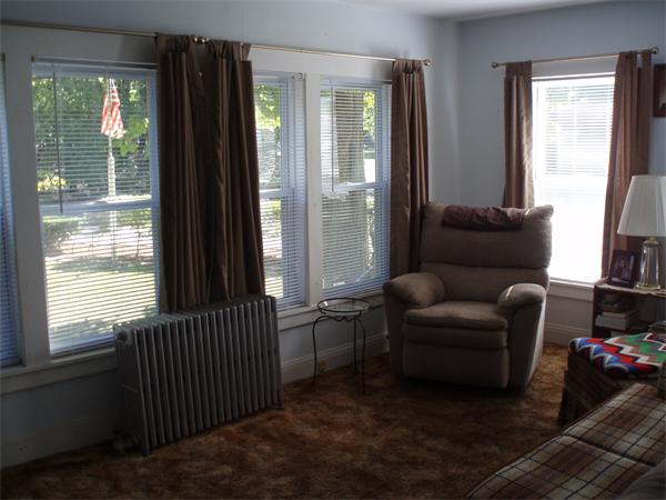 40 Meadowbrook Road Chelmsford, MA 01863 - Photo 9 of 15 a living room with furniture and a window