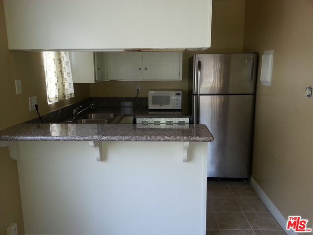 2003 Rockefeller Lane, Unit 8 Redondo Beach, CA 90278 - Photo 3 of 9