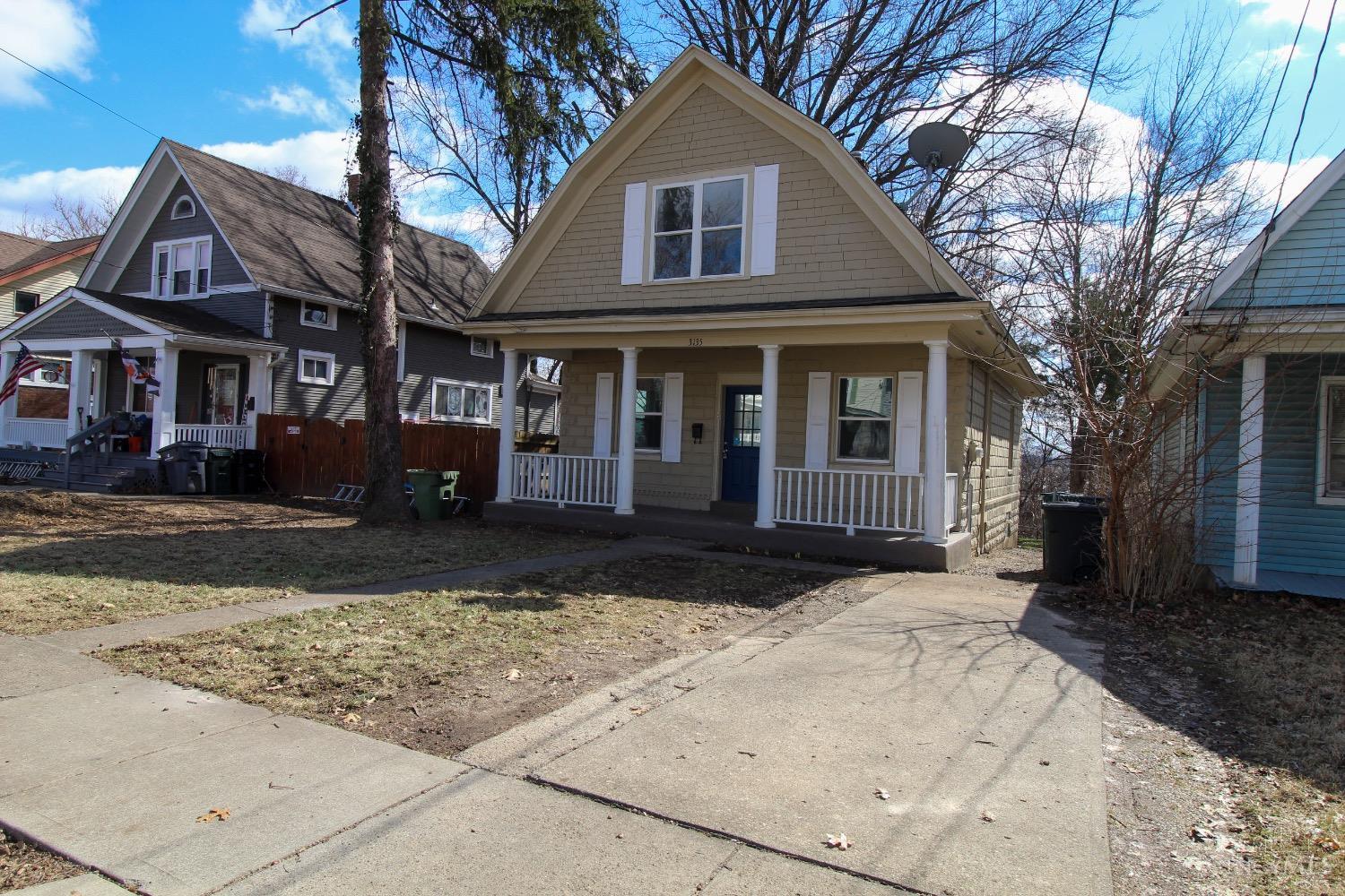 3135 Mapleleaf Avenue Cincinnati, OH 45213 - Photo 3 of 31