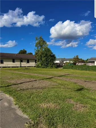 $130,000 | 961 12th Street, Gretna, LA 70053