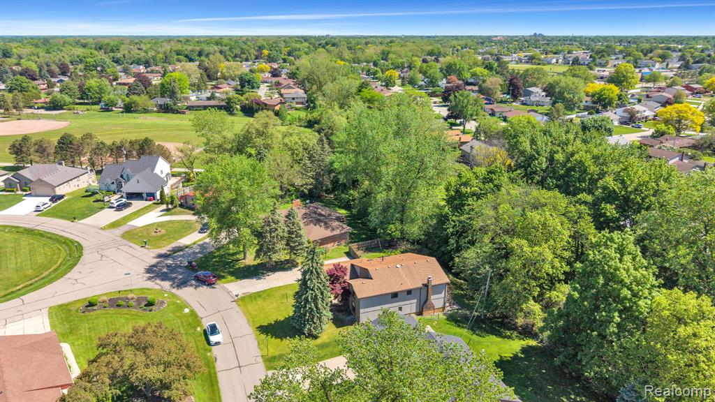 18823 Millar Road Clinton Township, MI 48036 - Photo 5 of 37