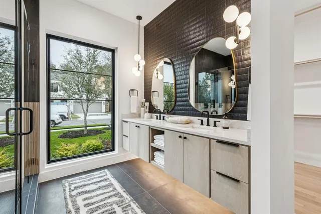 $2,199,999 | 7707 Robin Road, Dallas, TX 75209