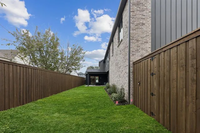 $2,199,999 | 7707 Robin Road, Dallas, TX 75209