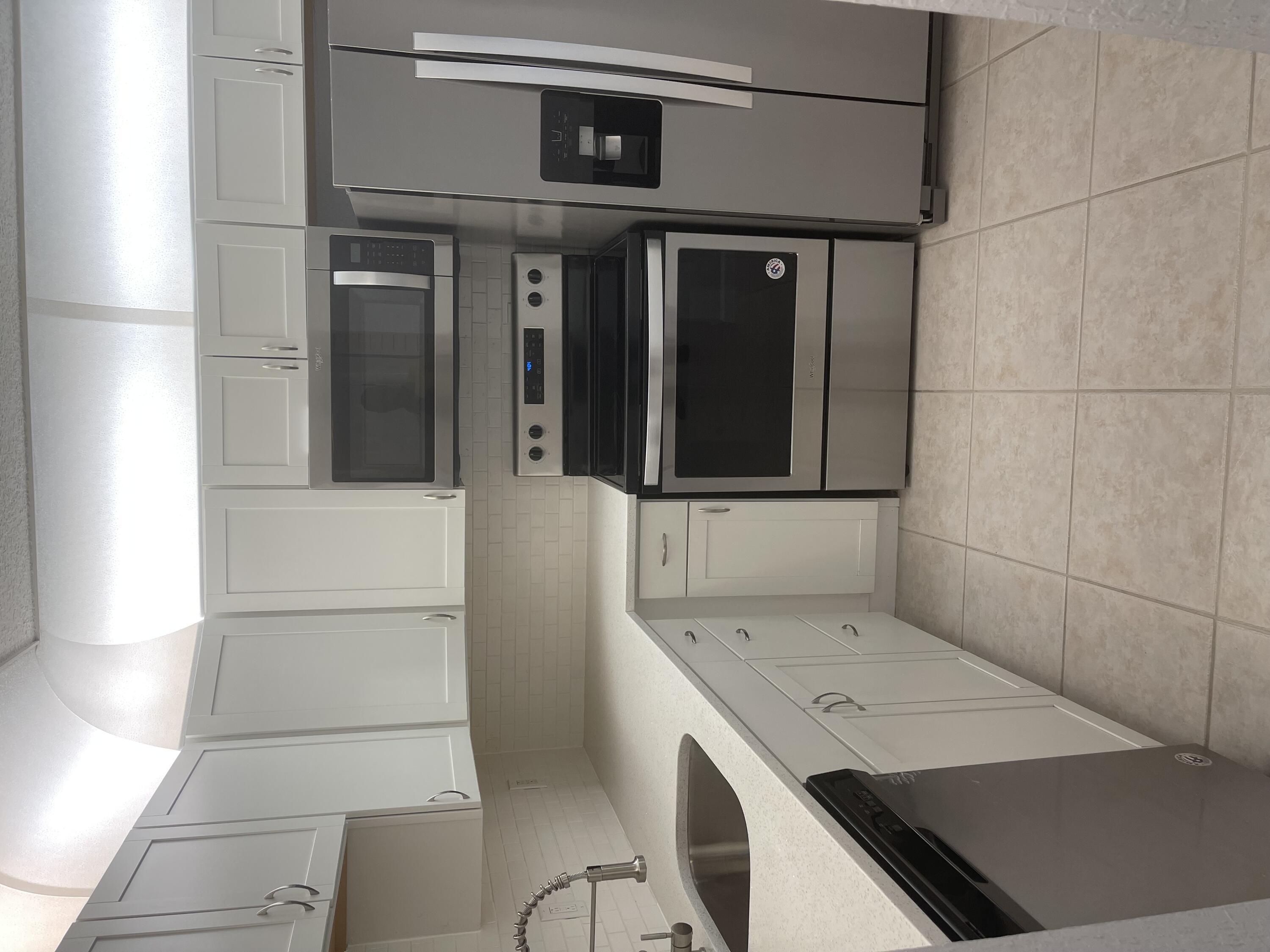9273 Southwest 8th Street, Unit 116 Boca Raton, FL 33428 - Photo 4 of 15 Kitchen