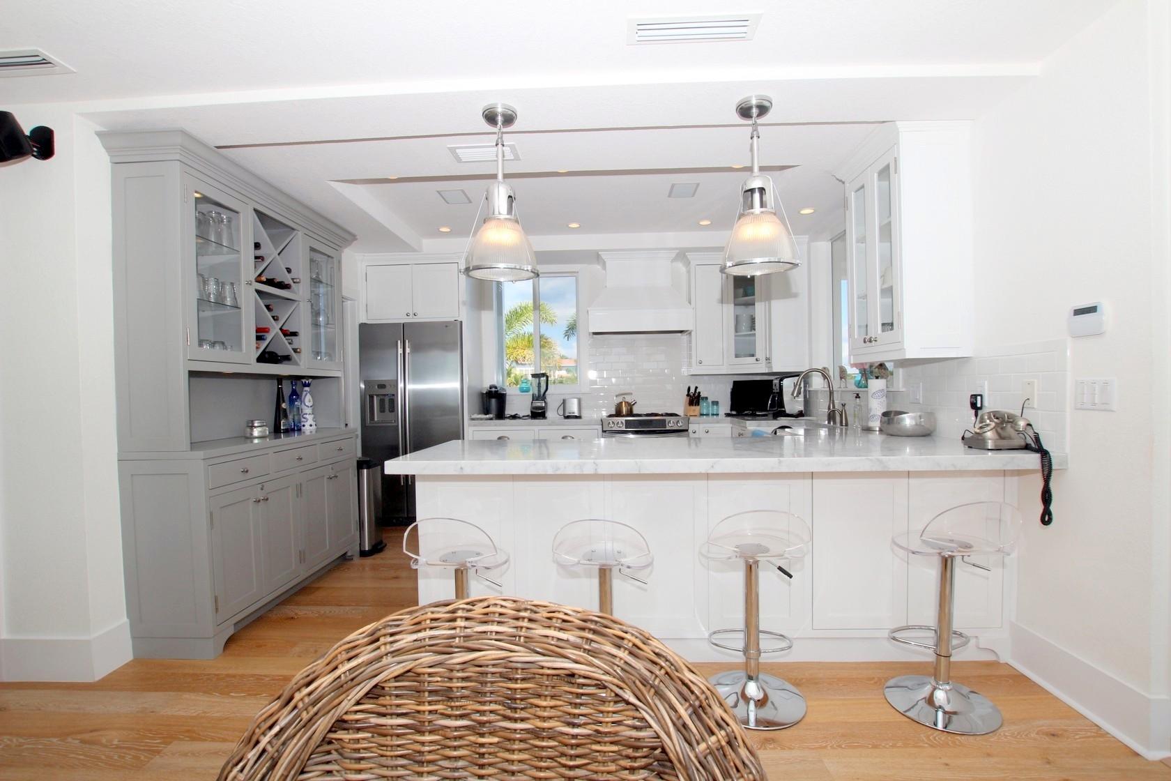 100 La Paloma Road Key Largo, FL 33037 - Photo 11 of 66 Kitchen Bar