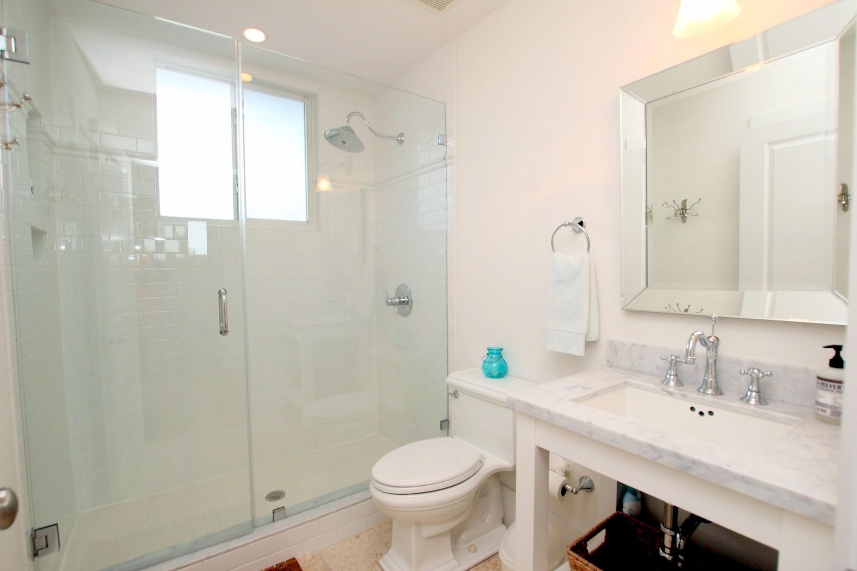 100 La Paloma Road Key Largo, FL 33037 - Photo 22 of 66 Guest Bathroom