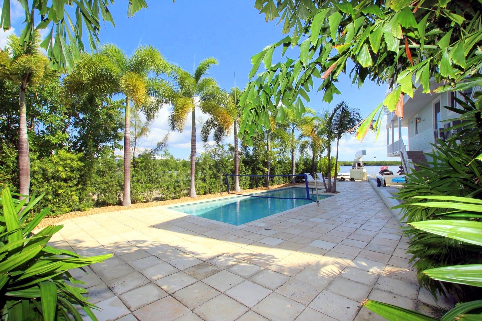 100 La Paloma Road Key Largo, FL 33037 - Photo 4 of 66 Waterfront Pool