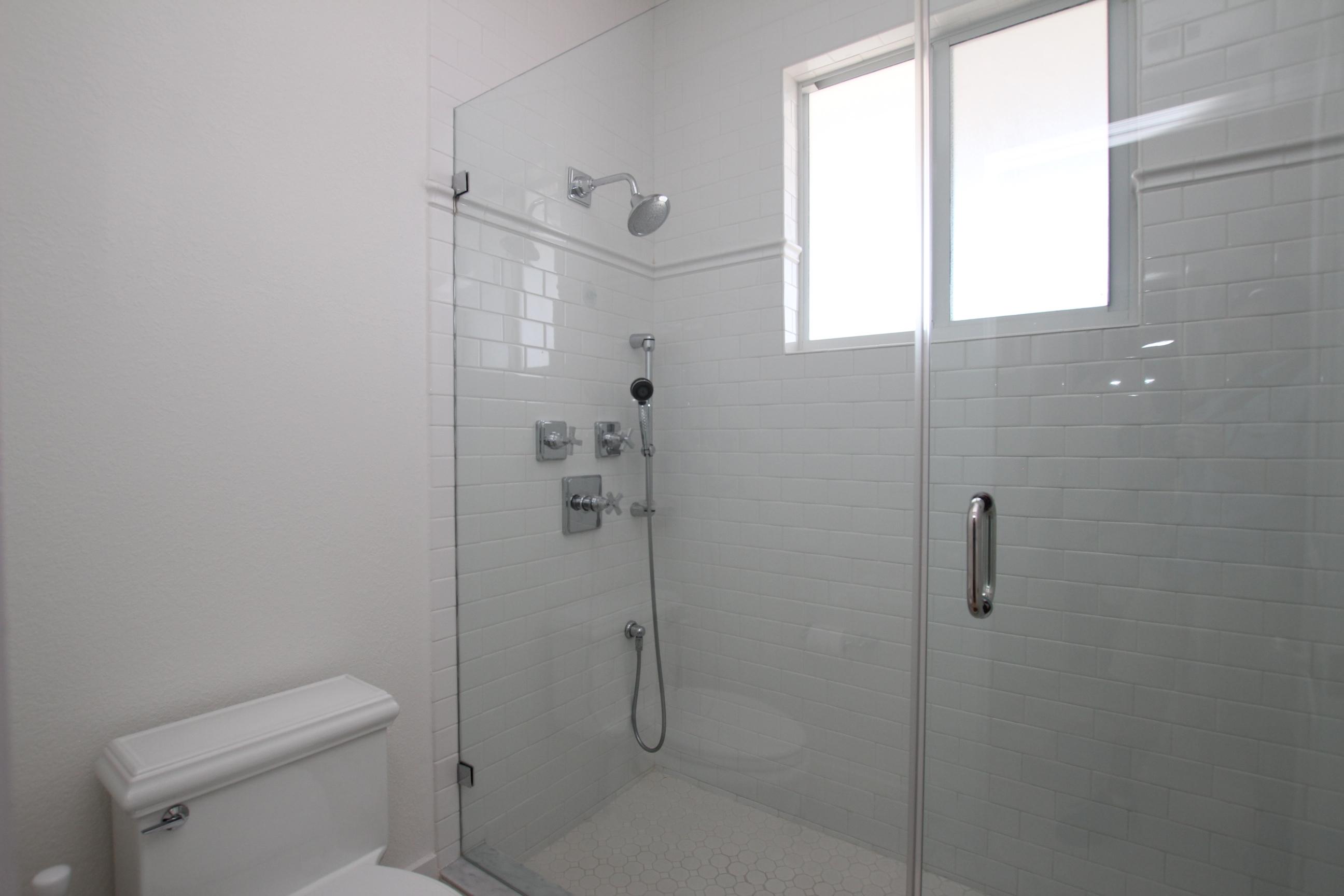 100 La Paloma Road Key Largo, FL 33037 - Photo 35 of 66 2nd Guest Bathroom