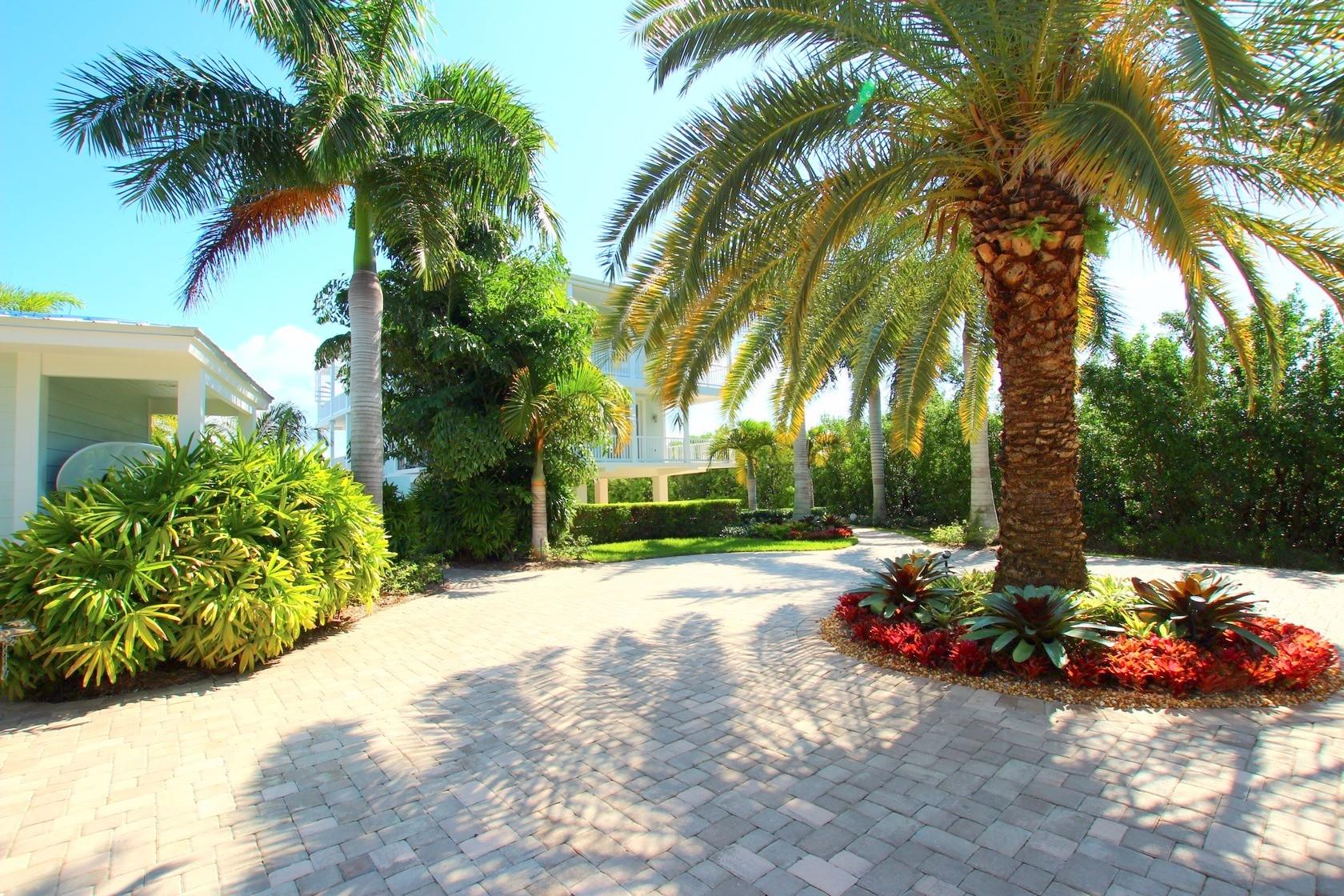 100 La Paloma Road Key Largo, FL 33037 - Photo 53 of 66 Front