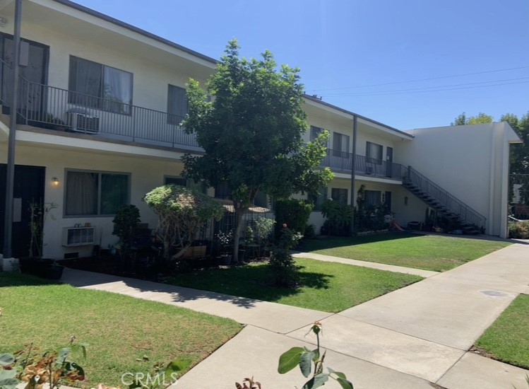 425 Fairview Avenue, Unit 27 Arcadia, CA 91007 - Photo 4 of 6 a house view with a garden space
