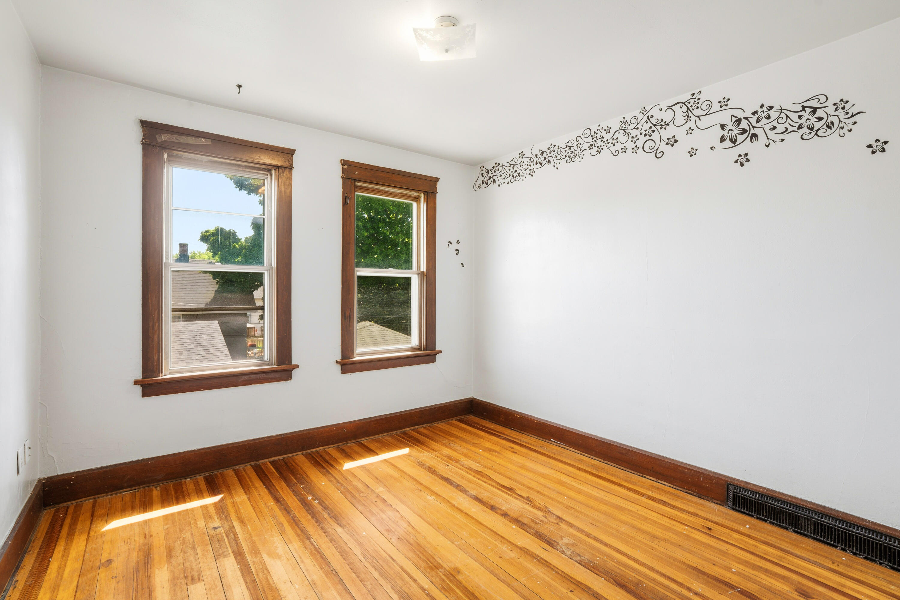 1801 Flett Avenue Racine, WI 53403 - Photo 18 of 27 Primary Upper